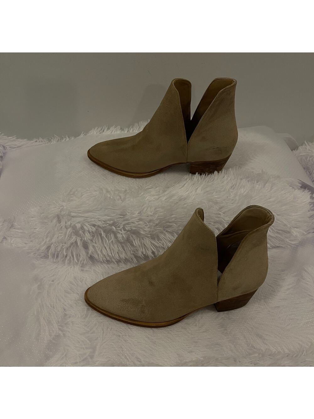 Free People Charm Double V Ankle Boots Women's‎ Size 7.5 Taupe Suede Minimalist